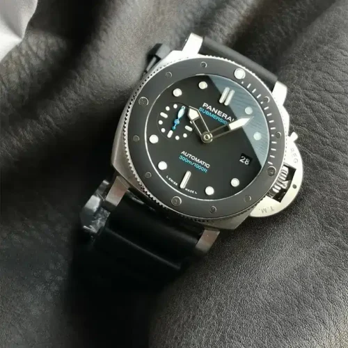 Replica Panerai Luminor Submersible PAM00683
