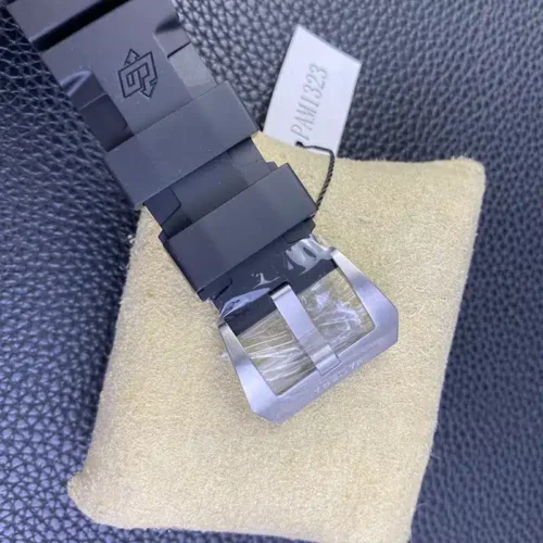 Replica Panerai Submersible Pam01323