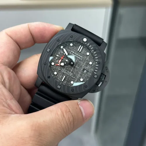 Replica Panerai Submersible PAM1039 Luna Rossa