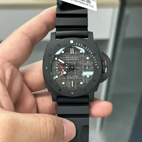Replica Panerai Submersible PAM1039 Luna Rossa