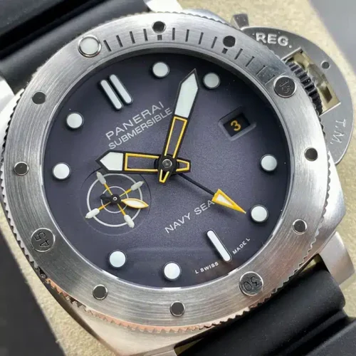 Replica Panerai Submersible Pam1323