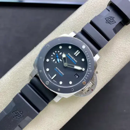 Replica Panerai Luminor Submersible Pam 683