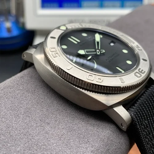 Replica Panerai Submersible Titanium Shell PAM 984