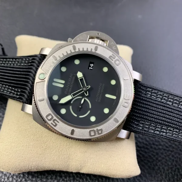 Replica Panerai Submersible PAM 984 Mike Horn Edition